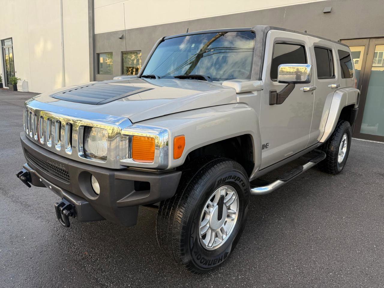 Used 2006 HUMMER H3 w/ Chrome Appearance Package AWD/4WD image 3