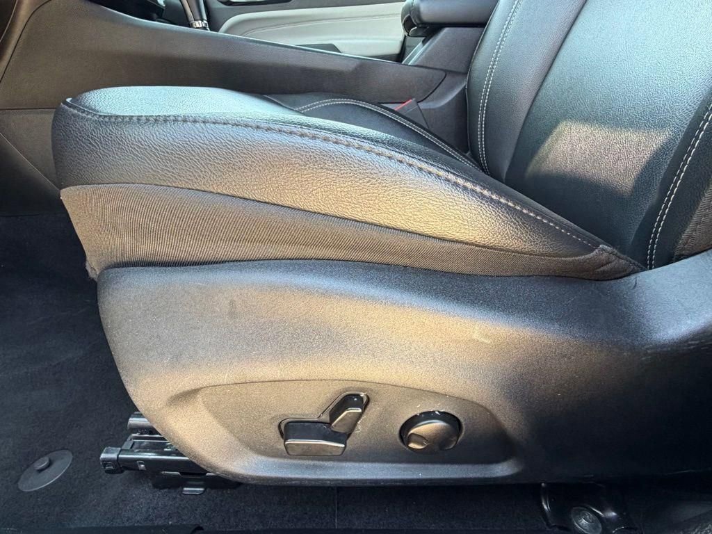 Used 2025 Jeep Compass Limited image 13