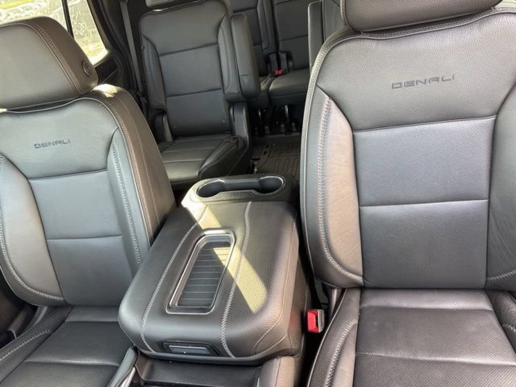 Used 2023 GMC Yukon Denali w/ LPO, Floor Liner Package AWD/4WD image 13