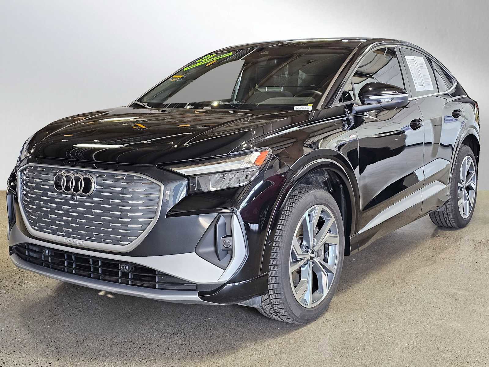 Used 2023 Audi Q4 e-tron Premium Plus w/ Premium Plus image 3