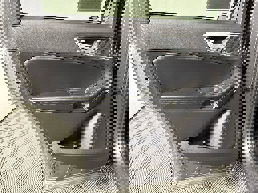 Used 2021 Ford Edge SEL w/ Convenience Package image 21