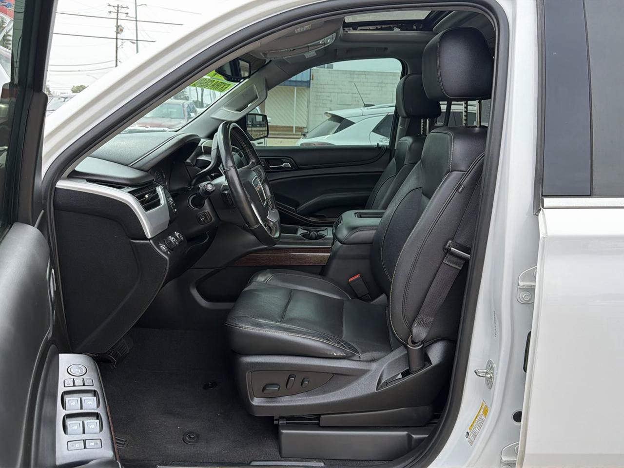 Used 2020 GMC Yukon SLT w/ Open Road Package AWD/4WD image 9