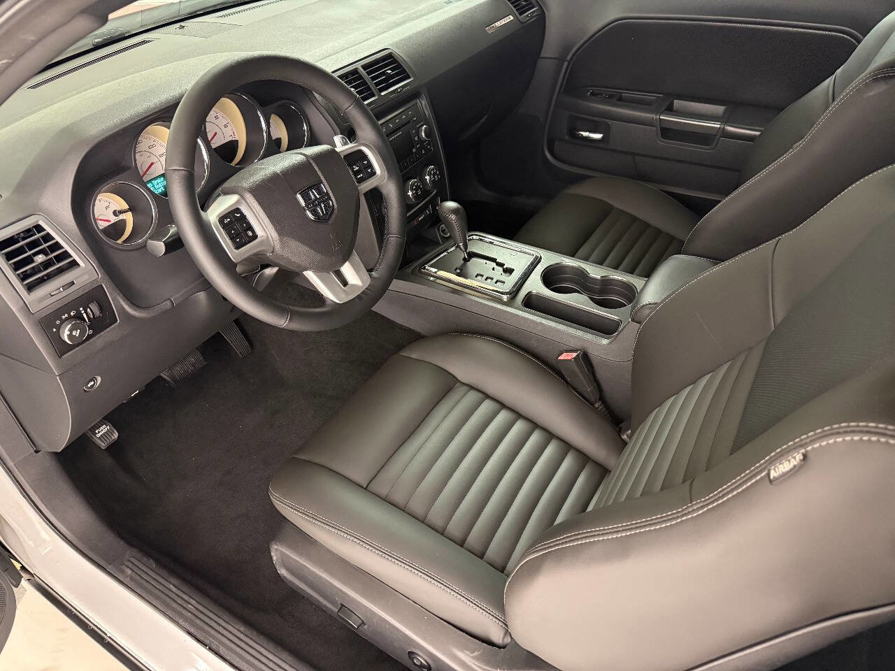 Used 2012 Dodge Challenger SXT RWD image 34