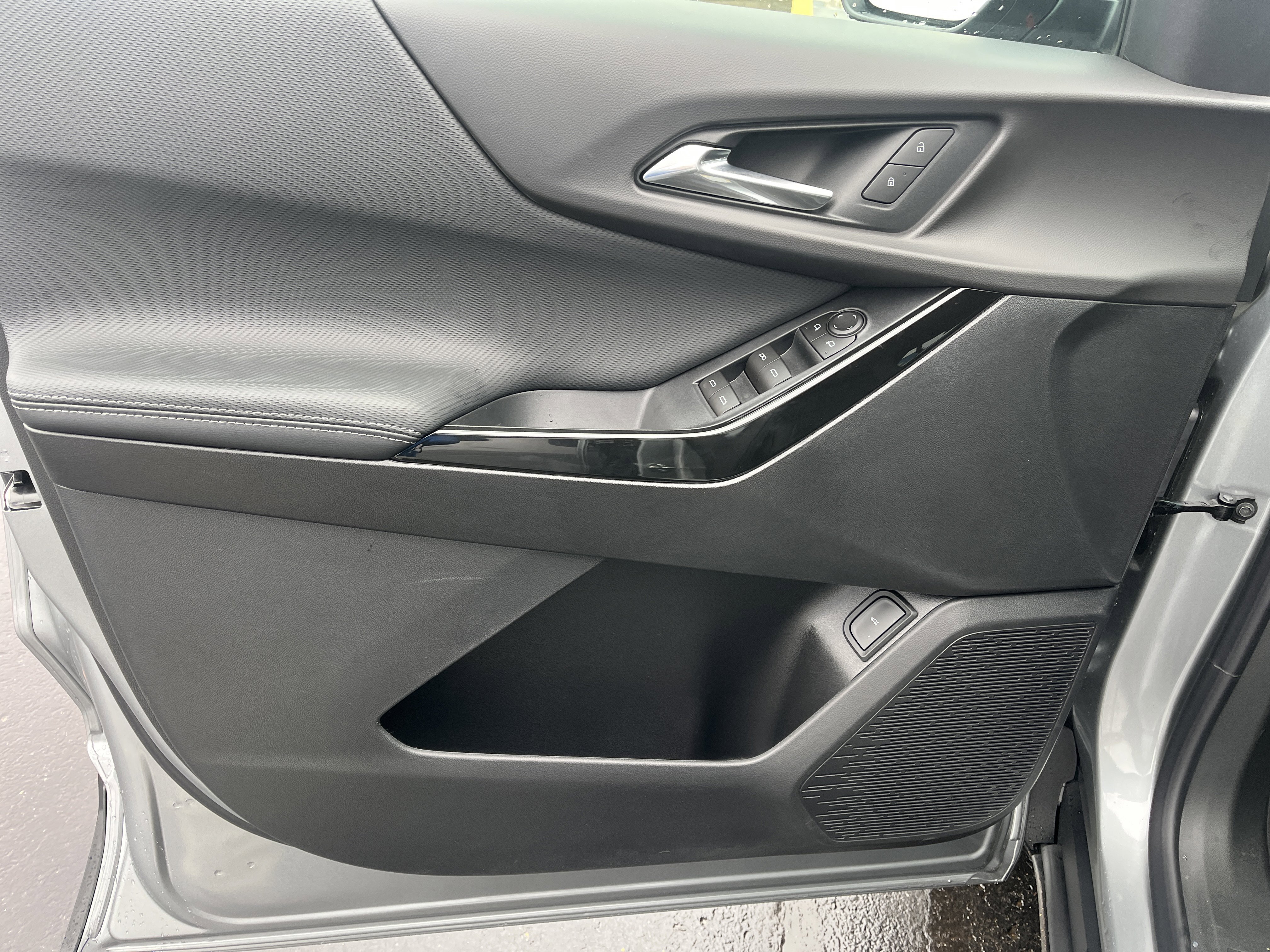 New 2026 Chevrolet Equinox LT w/ Convenience Package II image 18