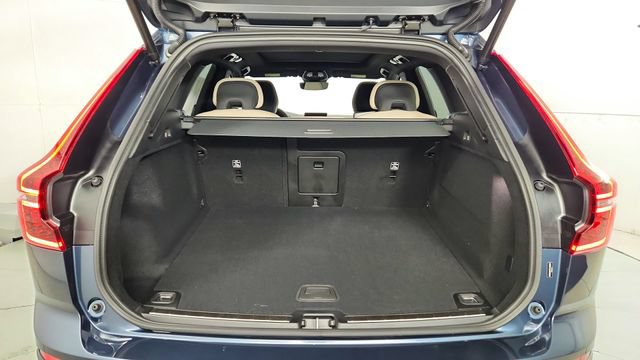 New 2026 Volvo XC60 B5 Plus w/ Climate Package PRO AWD/4WD image 40