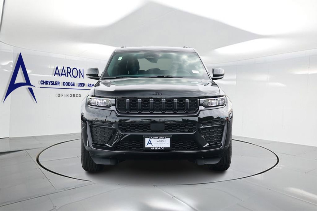 New 2026 Jeep Grand Cherokee Laredo image 4