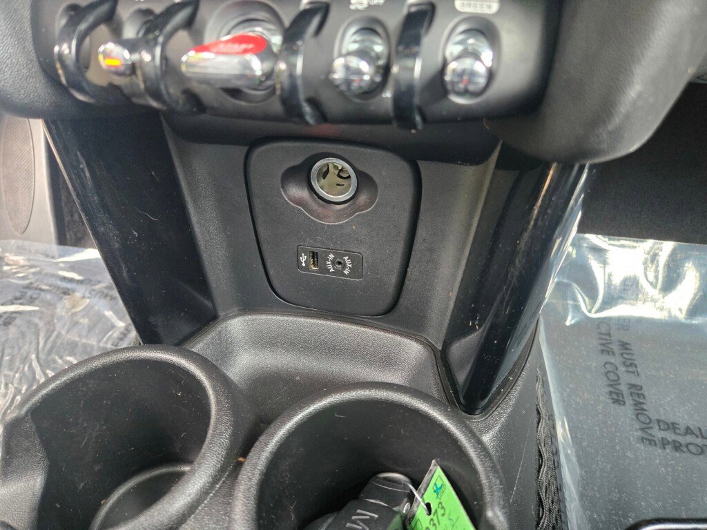 Used 2018 MINI Cooper S image 19