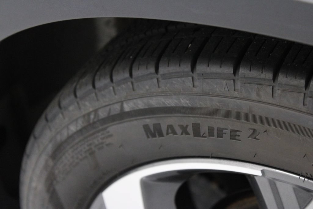 Used 2023 Hyundai Venue SEL FWD image 19