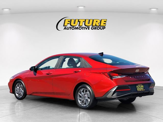 Used 2024 Hyundai Elantra SEL image 7
