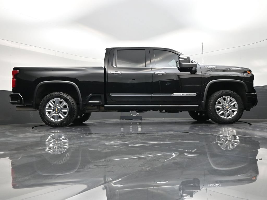 Used 2024 Chevrolet Silverado 2500 High Country w/ High Country Premium Package AWD/4WD image 22