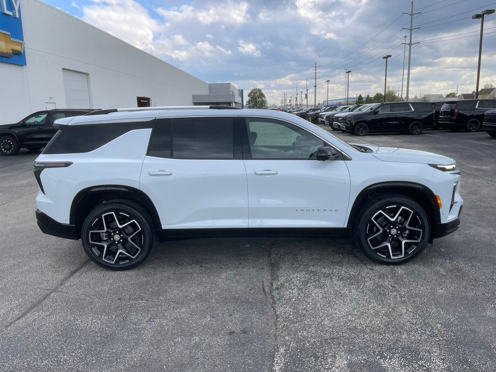 New 2026 Chevrolet Traverse High Country w/ LPO, Floor Liner Package AWD/4WD image 8