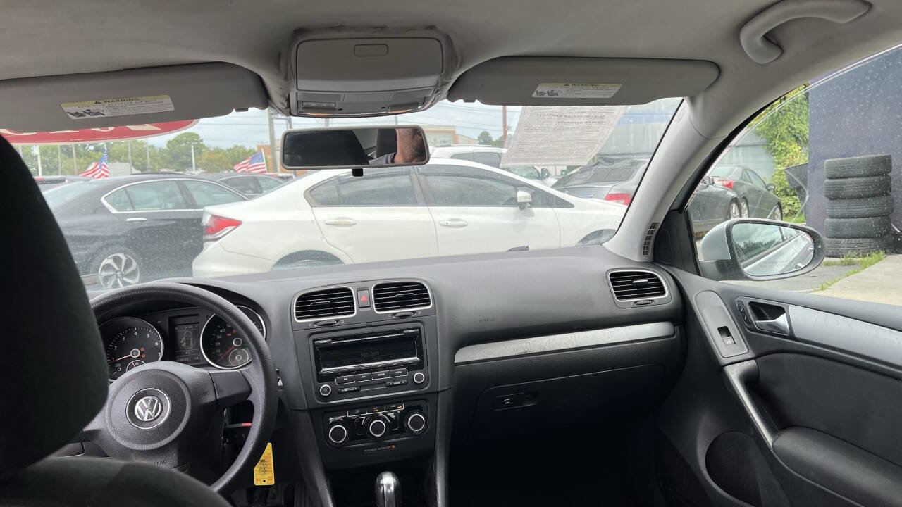 Used 2013 Volkswagen Golf 4-Door image 16