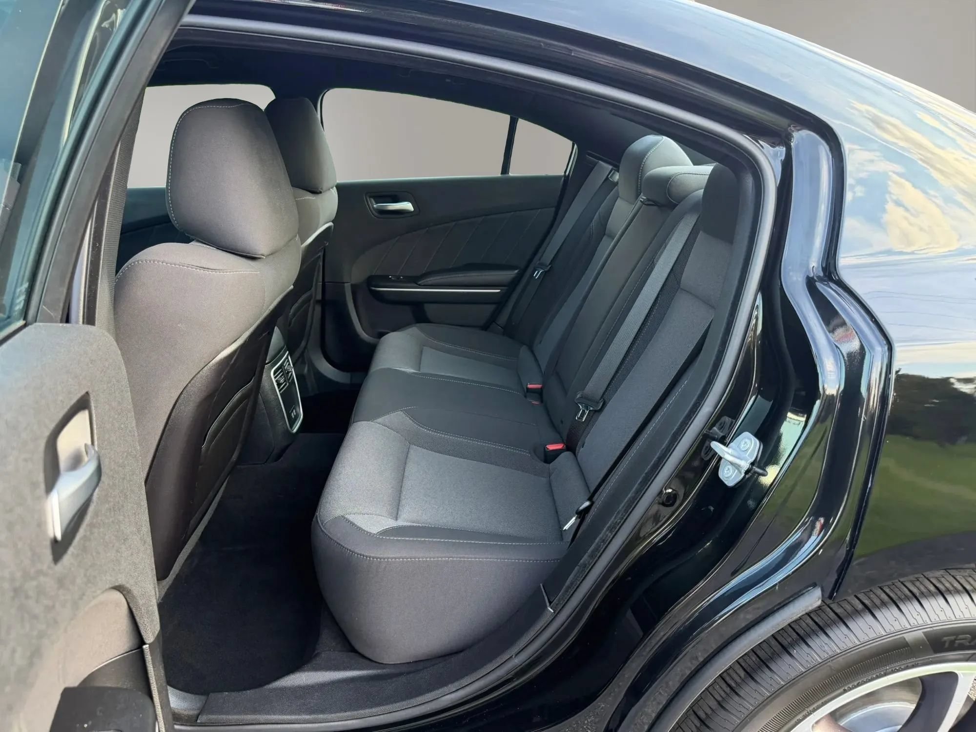 Used 2019 Dodge Charger SXT AWD/4WD image 35