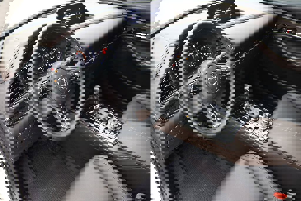 Used 2025 MAZDA CX-30 AWD 2.5 S w/ Premium Package image 13