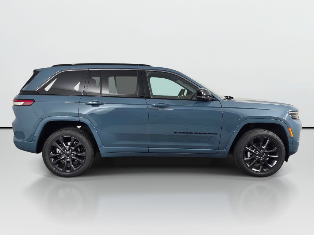 New 2026 Jeep Grand Cherokee Limited AWD/4WD image 3