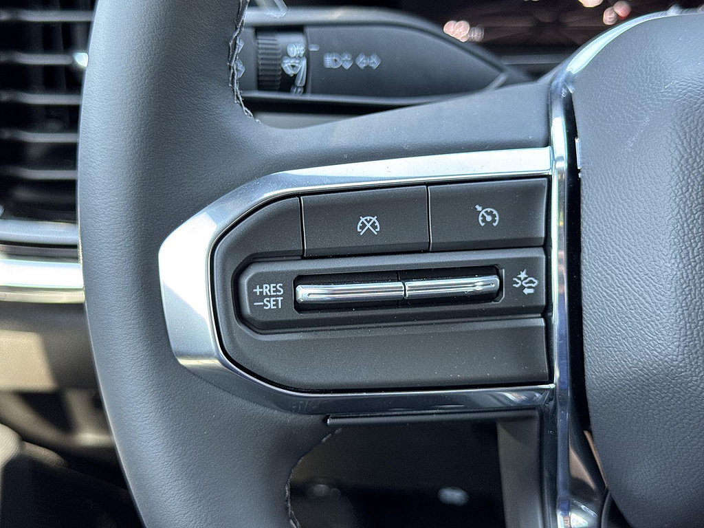 New 2026 GMC Canyon Elevation RWD image 9