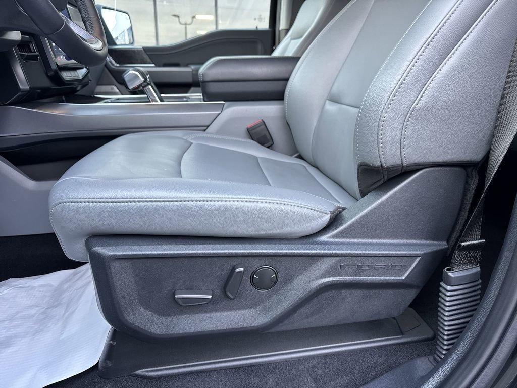 Used 2025 Ford F150 Lightning Flash image 14