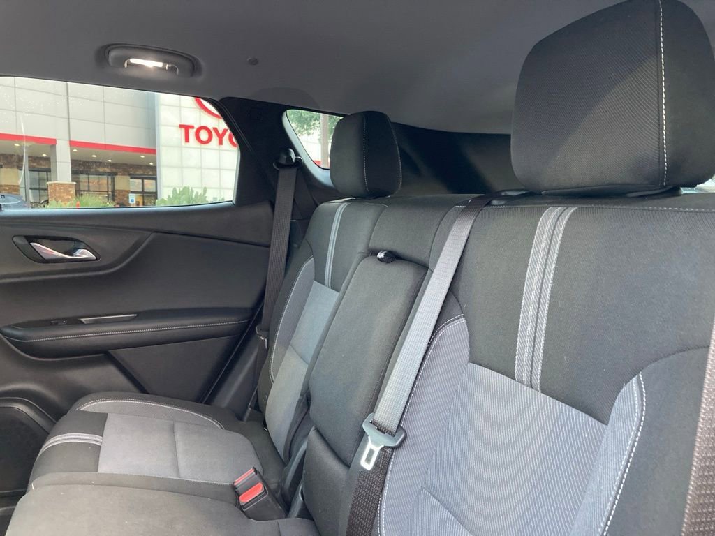Used 2025 Chevrolet Blazer LT FWD image 11