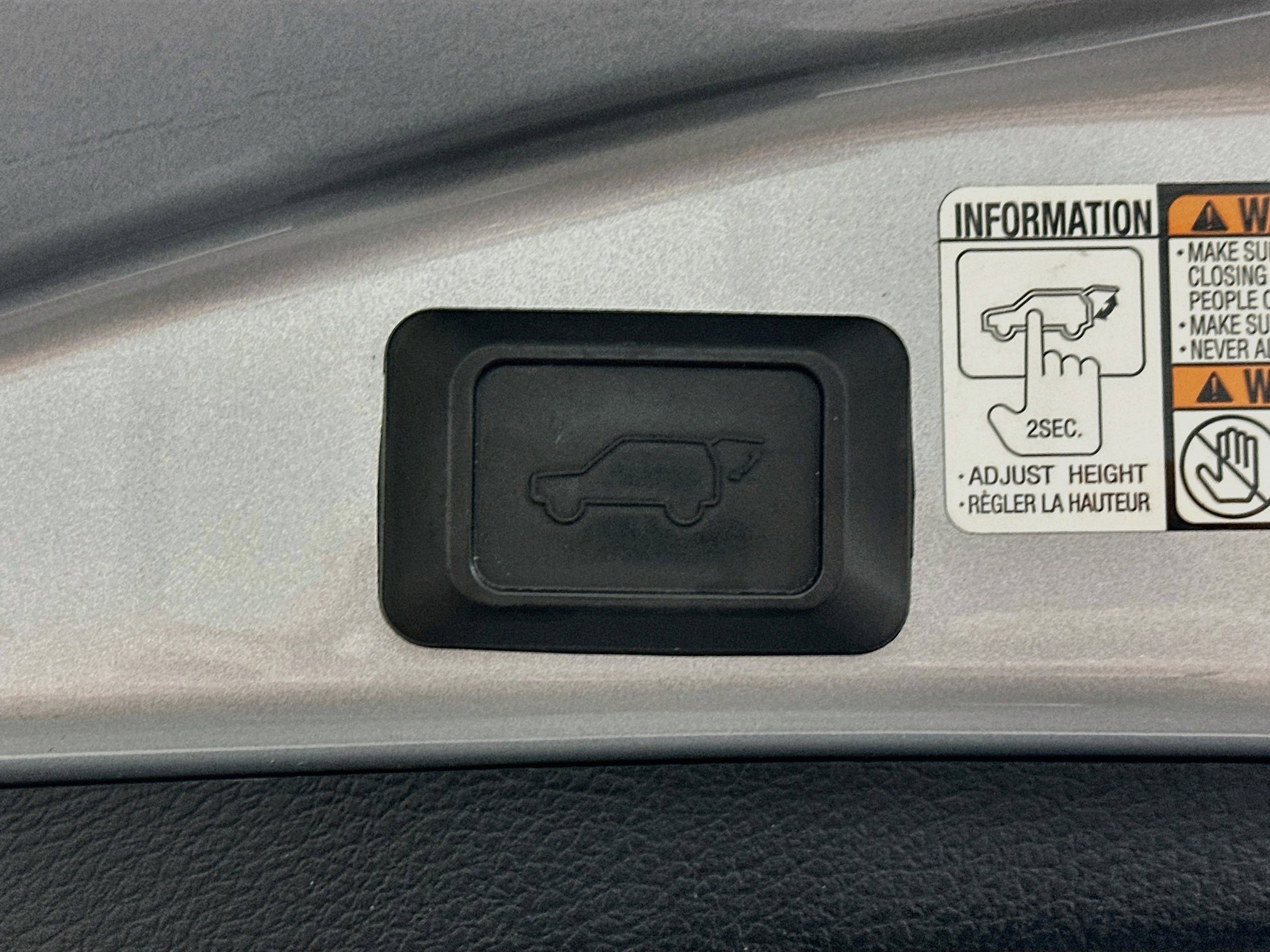 Used 2017 Toyota RAV4 XLE FWD image 30