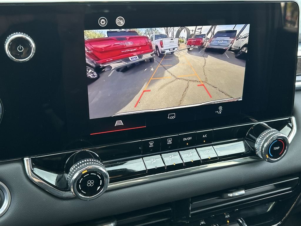 Used 2025 GMC Canyon Elevation image 15