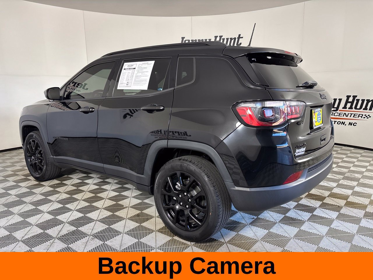 Used 2023 Jeep Compass Latitude AWD/4WD image 9