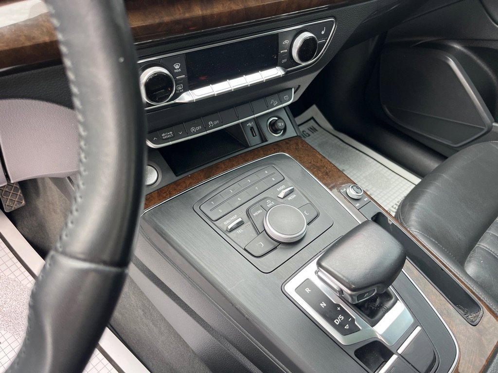Used 2019 Audi Q5 2.0T Premium w/ Convenience Package image 10