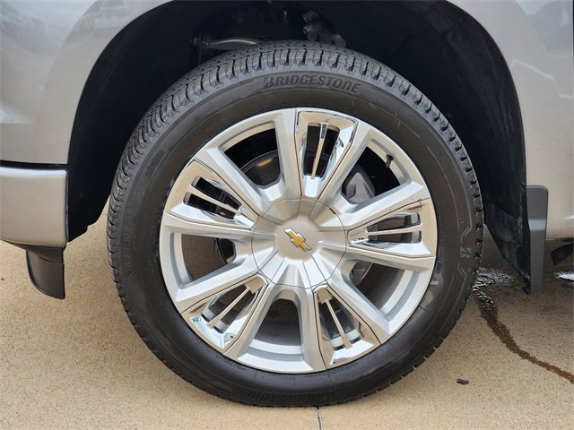 Used 2025 Chevrolet Silverado 1500 High Country w/ High Country Premium Package AWD/4WD image 18