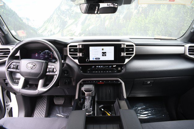 Certified 2025 Toyota Sequoia SR5 AWD/4WD image 18