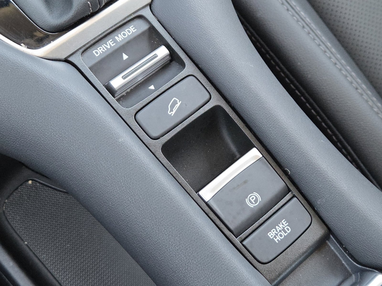 Used 2025 Honda HR-V EX-L image 33