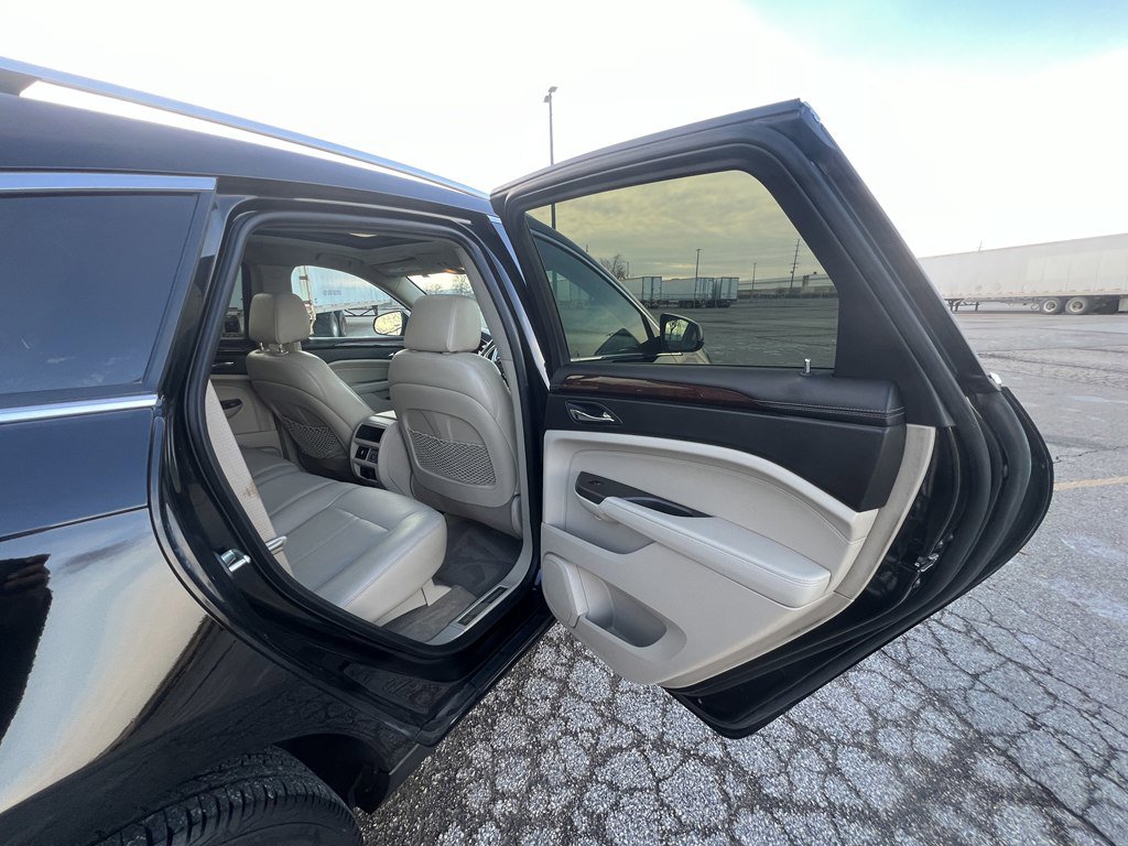 Used 2012 Cadillac SRX Luxury image 12