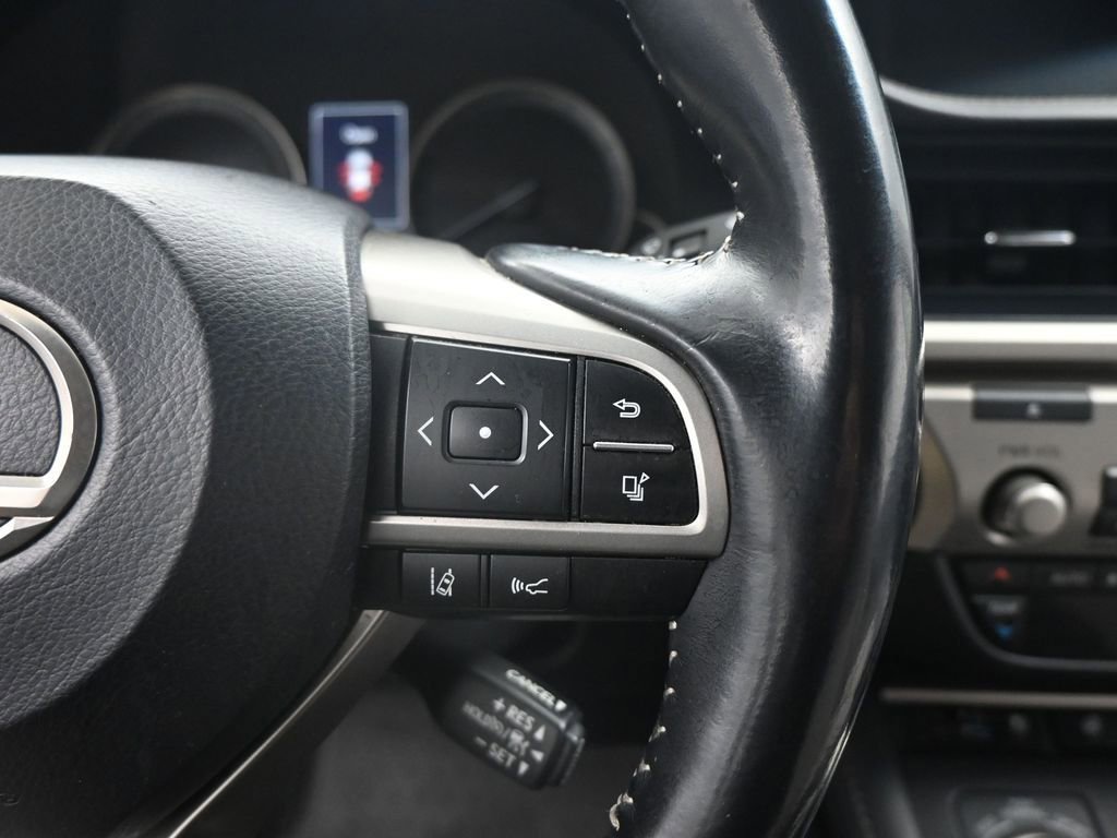 Used 2017 Lexus ES 300h image 12