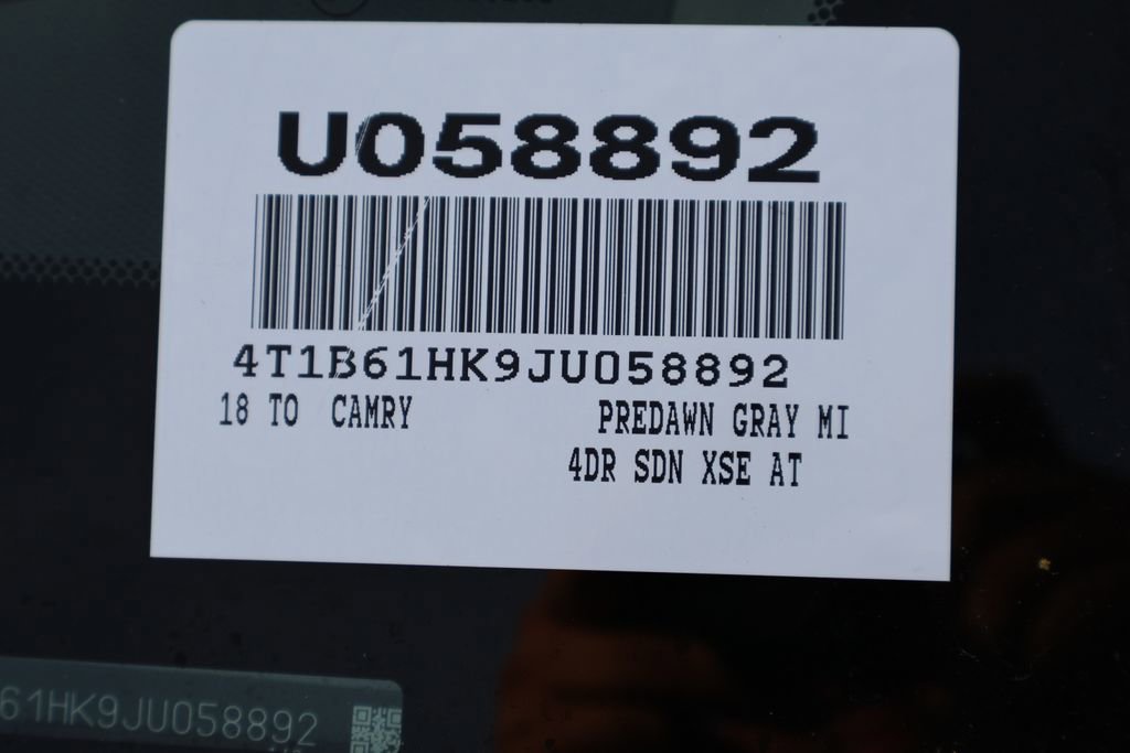 Used 2018 Toyota Camry XSE image 7