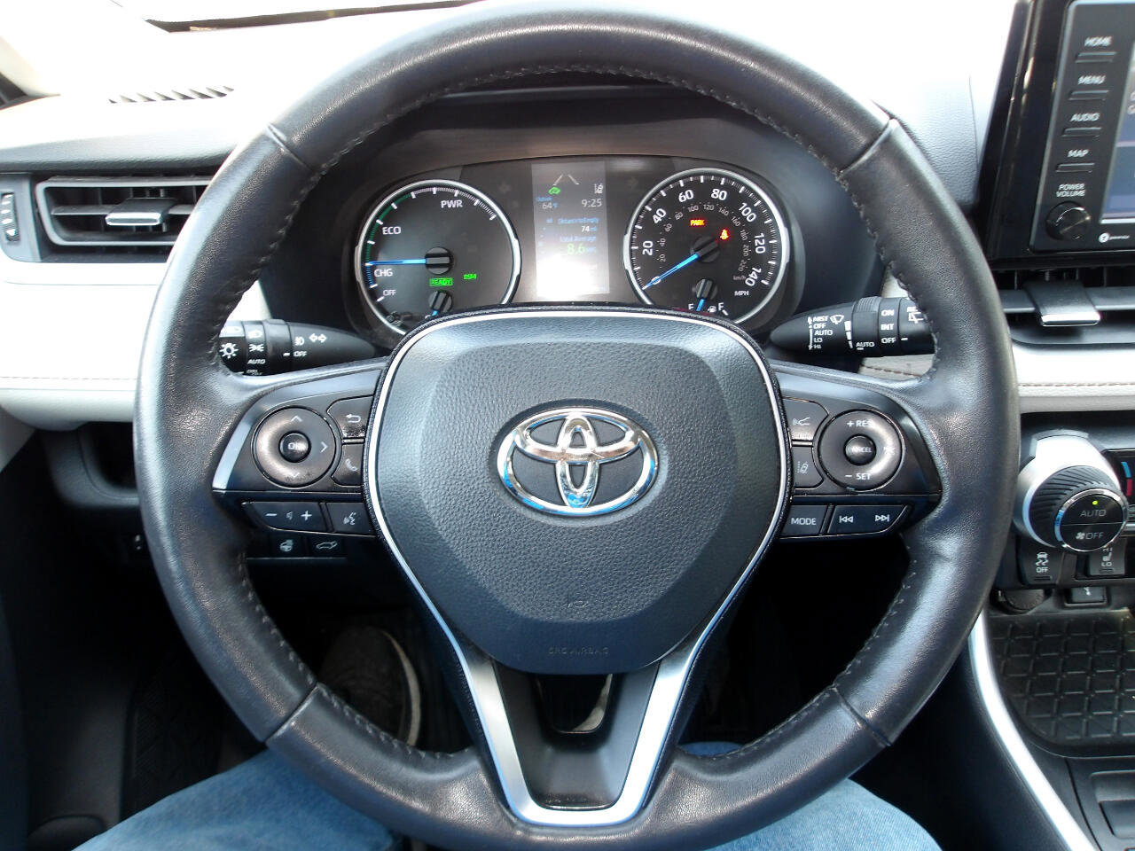 Used 2021 Toyota RAV4 XLE image 15