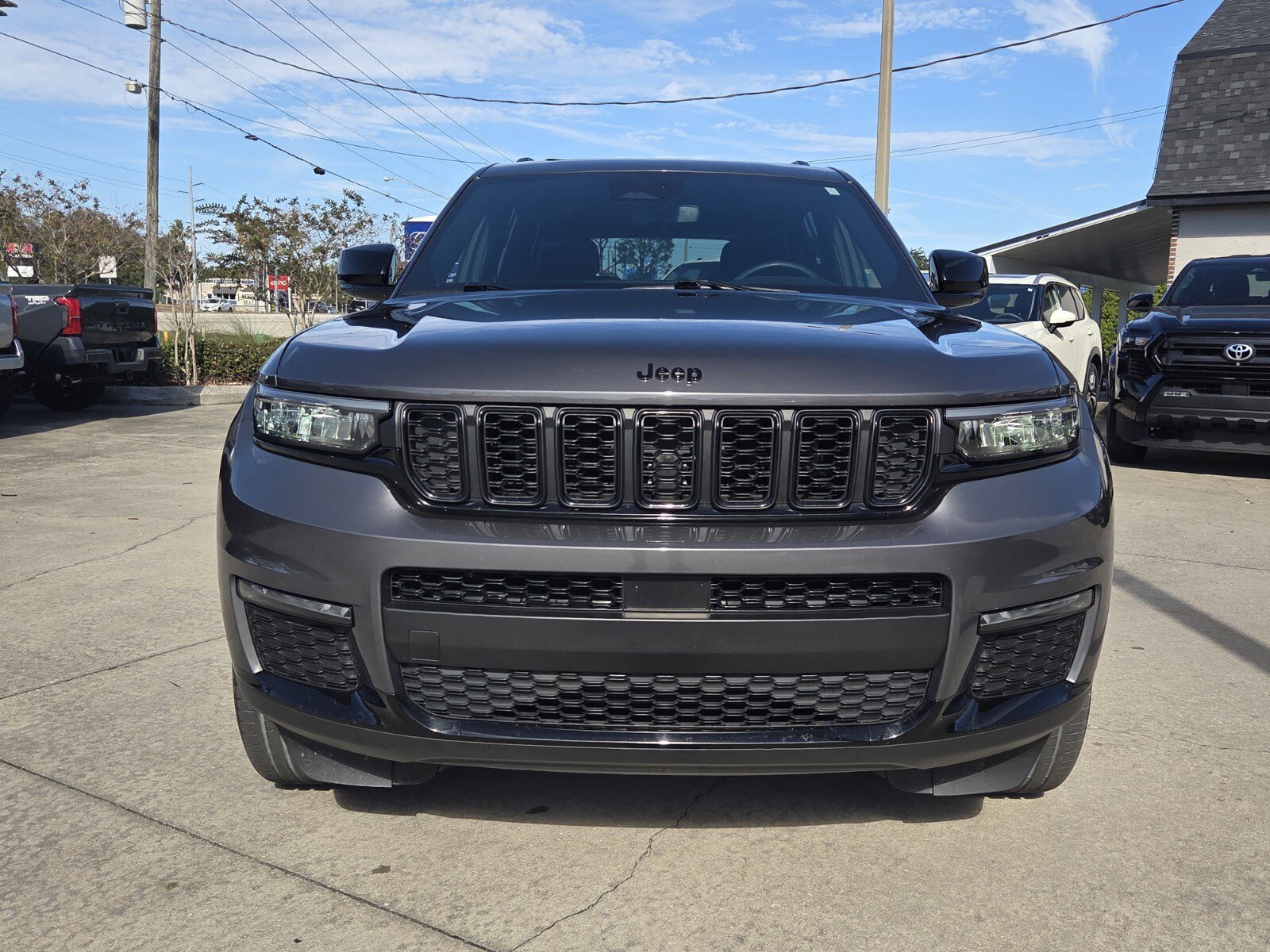 Used 2024 Jeep Grand Cherokee L Limited w/ Black Appearance Package image 2