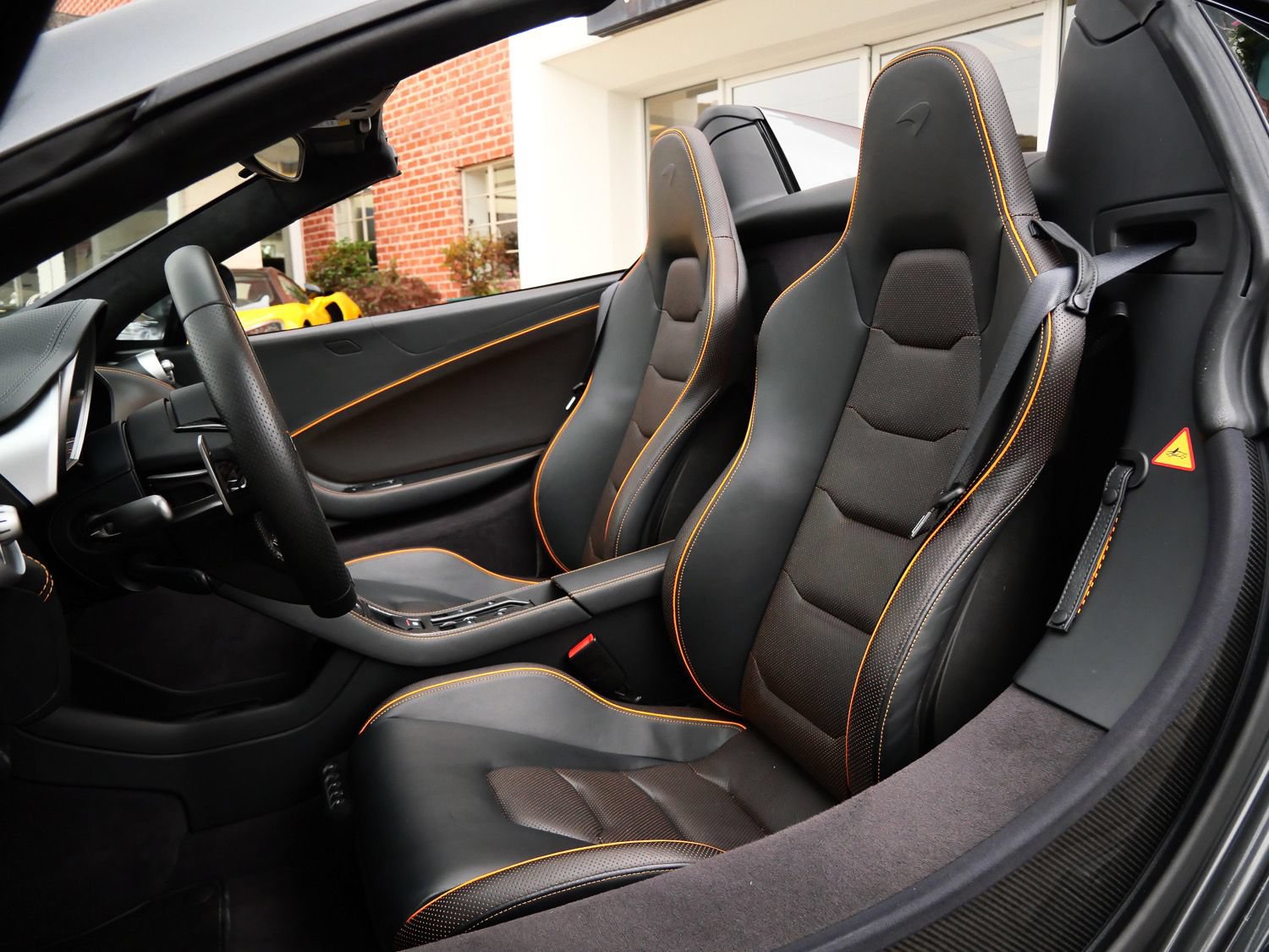 Used 2013 McLaren MP4-12C Spider RWD image 24