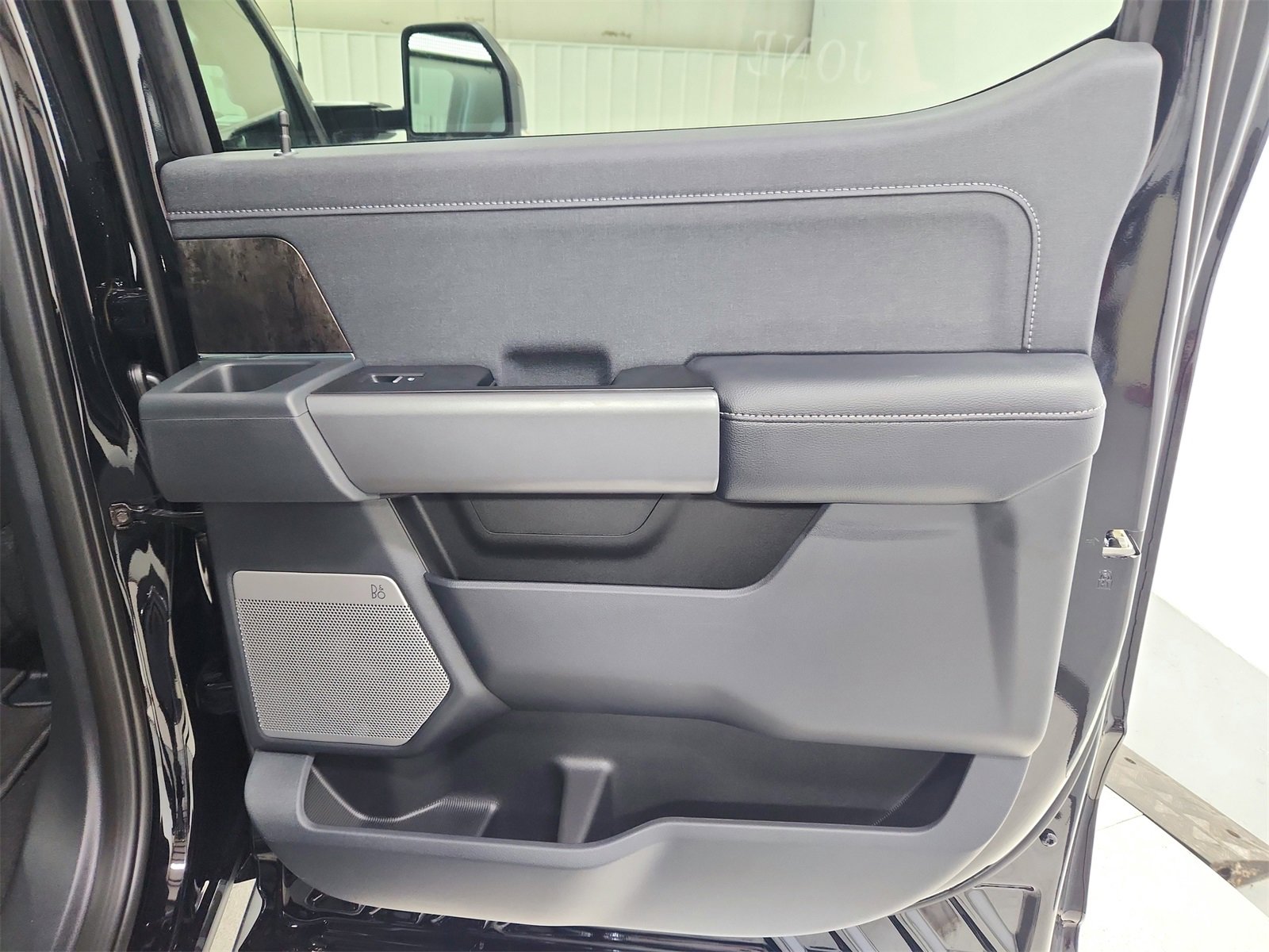 New 2026 Ford F250 Lariat w/ Black Appearance Package image 45