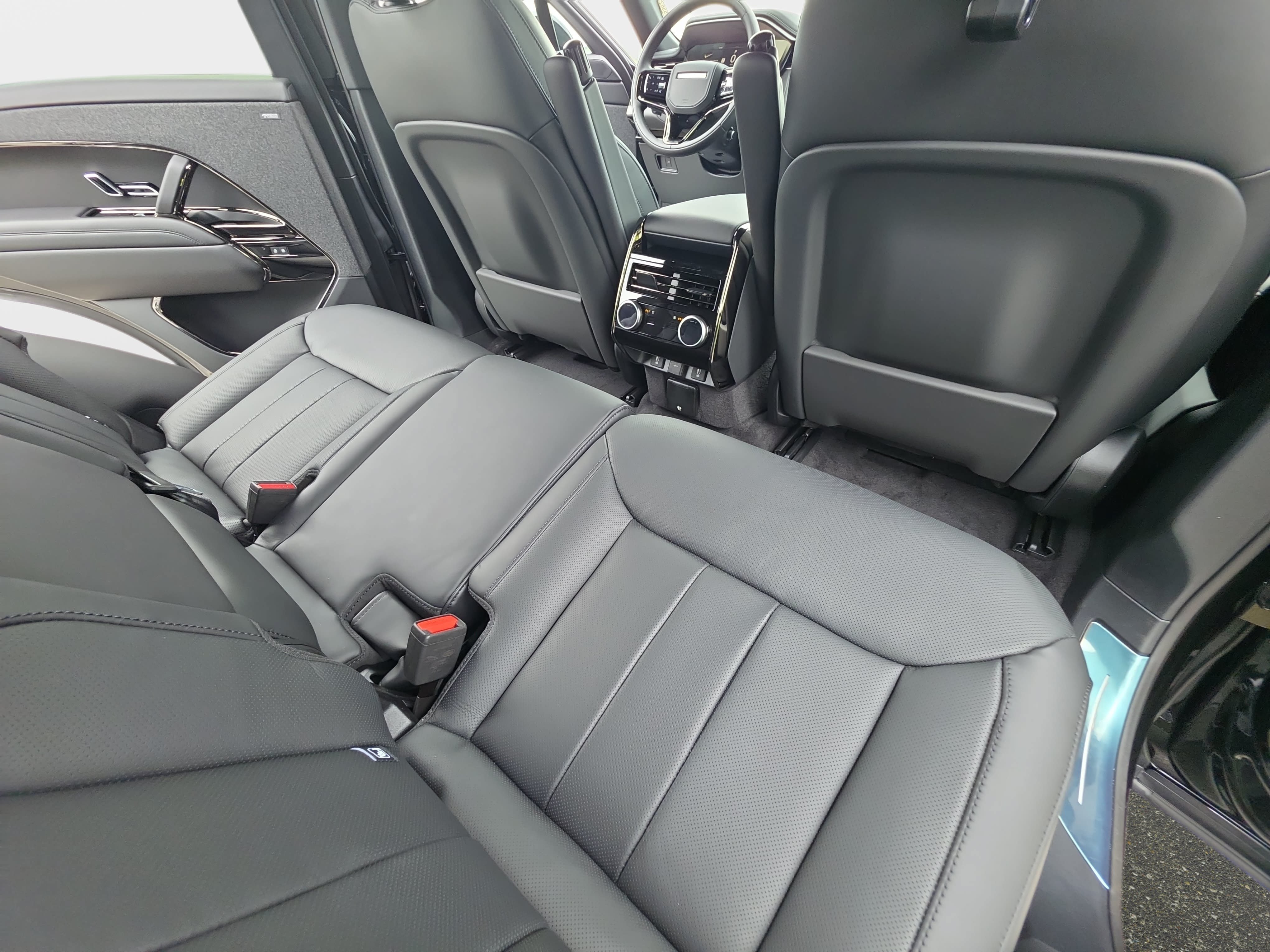 New 2026 Land Rover Range Rover Sport Dynamic SE AWD/4WD image 11