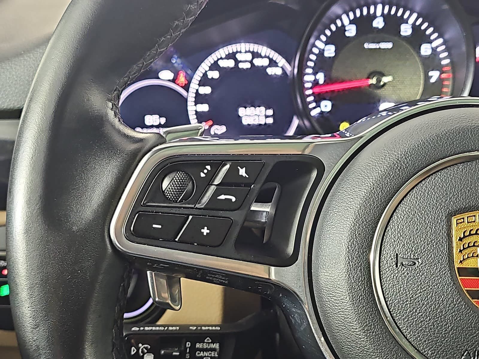 Used 2019 Porsche Cayenne w/ Premium Plus Package AWD/4WD image 17