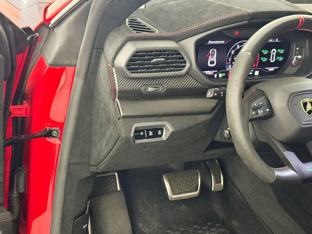 Used 2023 Lamborghini Urus Performante image 10