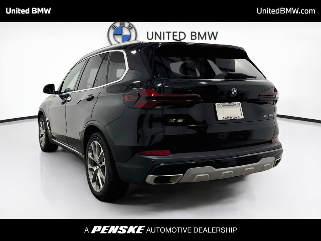 Used 2024 BMW X5 xDrive50e w/ Parking Assistance Package AWD/4WD image 7