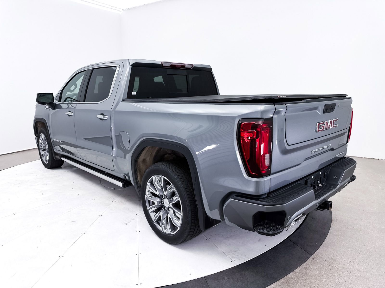 Used 2025 GMC Sierra 1500 Denali image 17