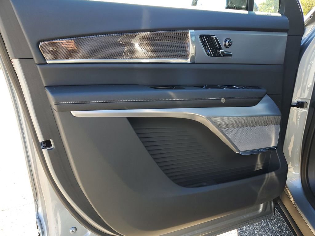 New 2026 Cadillac Vistiq Sport image 22