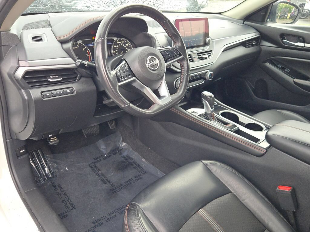 Used 2024 Nissan Altima 2.5 SR FWD image 29