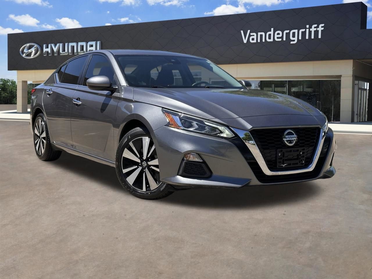 Used 2021 Nissan Altima 2.5 SV image 1