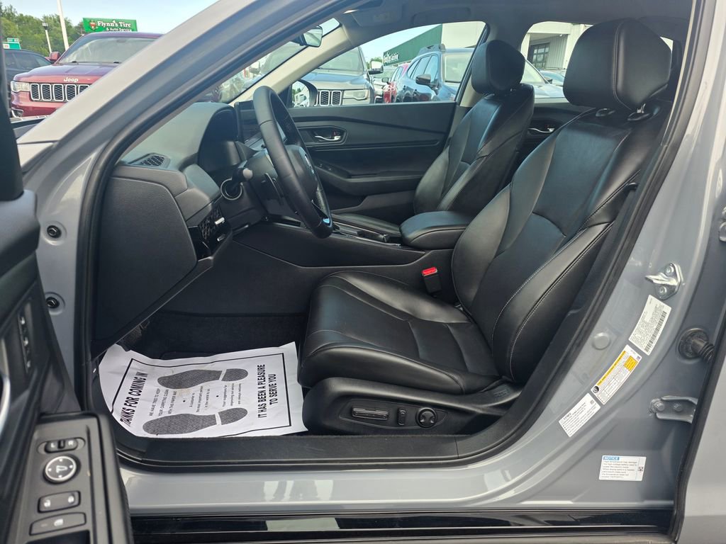 Used 2023 Honda Accord EX-L image 9
