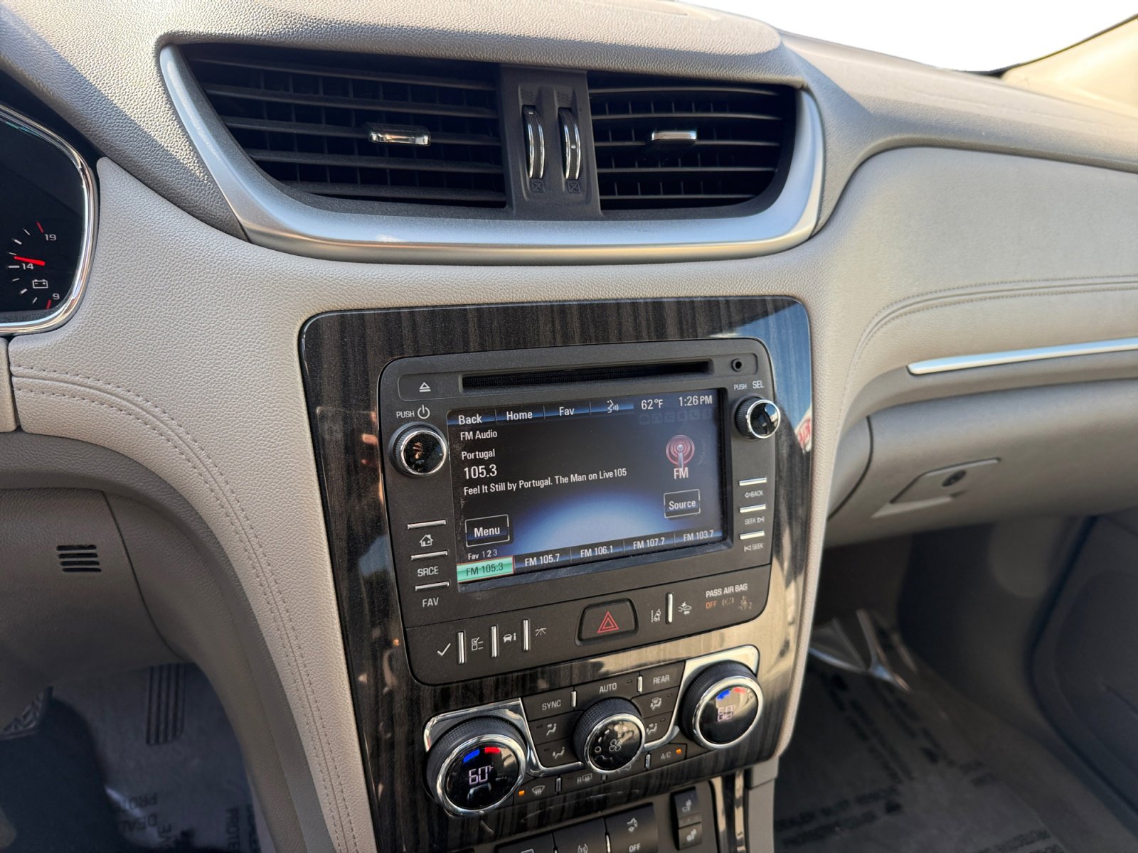 Used 2014 Chevrolet Traverse LT image 12