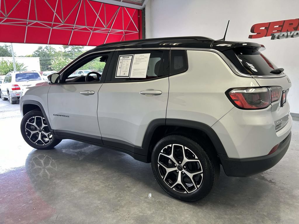 Used 2025 Jeep Compass Limited AWD/4WD image 6