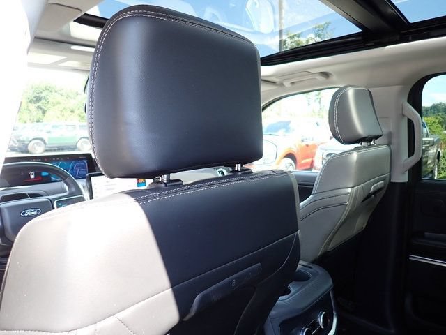Used 2025 Ford Expedition Max Platinum w/ Driver's Package AWD/4WD image 19