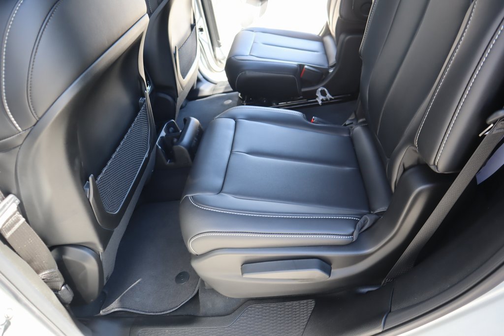 New 2025 Jeep Grand Cherokee L Limited w/ Black Appearance Package image 13