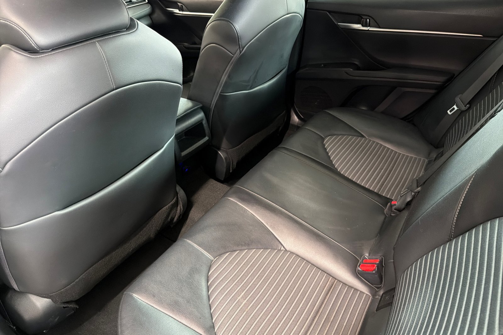 Used 2023 Toyota Camry SE w/ Convenience Package FWD image 12